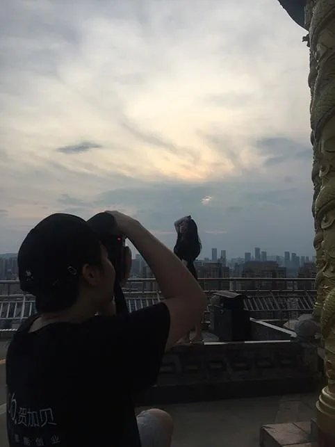 学摄影自学还是去培训班