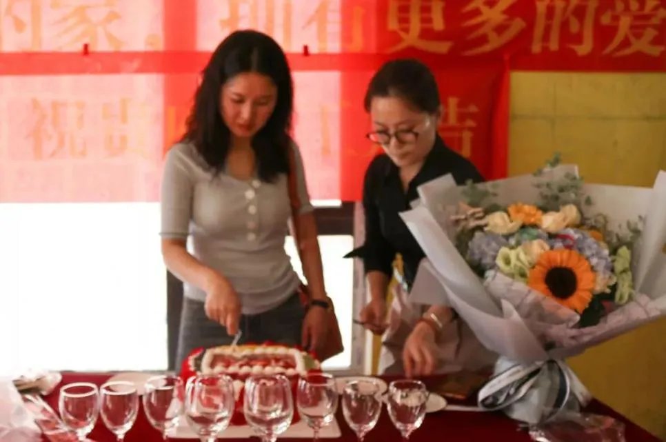 恭祝康悦别墅胡总尊宅开工大吉！