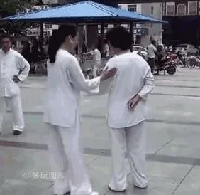 “武僧”一龙能打得过“太极宗师‘闫芳吗？