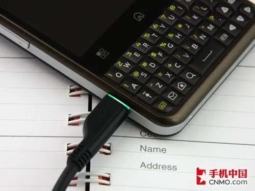 Android诱惑 玫瑰金色摩托罗拉ME502赏