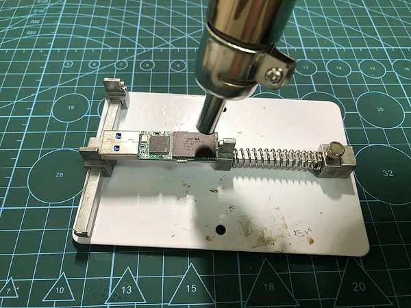 废弃固态硬盘千万不要丢,简单几步操作改成U盘来使用