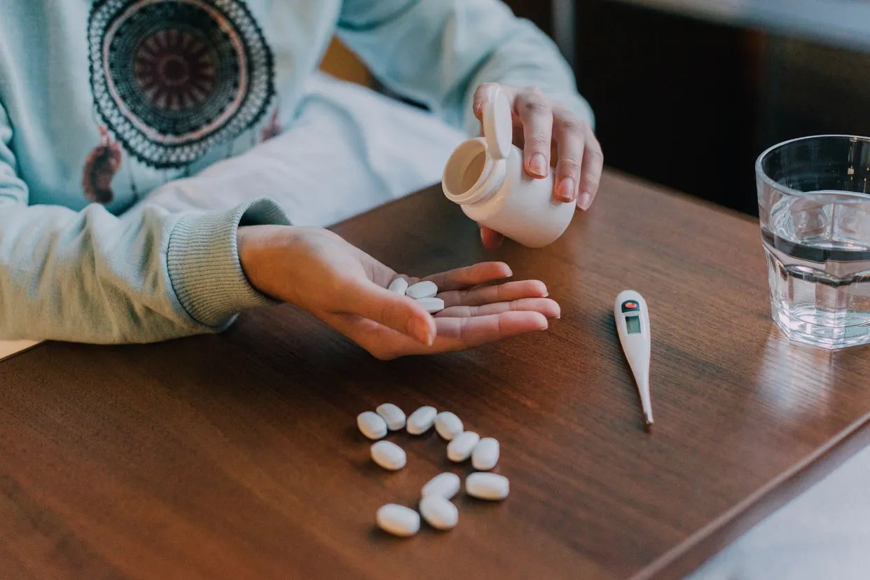 新冠不吃退烧药可以退烧吗