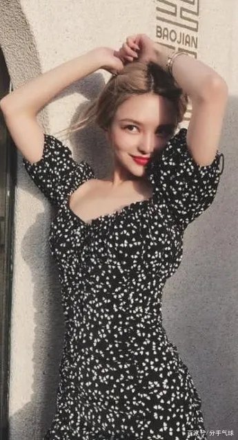 周扬青波点裙大秀性感好身材，分手后做回自己更耀眼，对此你怎么看？