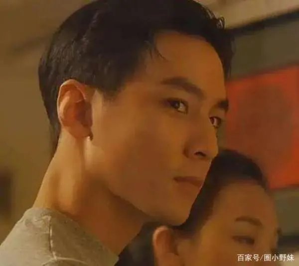 吴彦祖陷秃顶危机，黄晓明最意外， 5位遭遇“头发危机”的男明星都有谁？