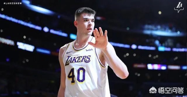 湖人胜太阳，祖巴茨正负值+18、砍下24分16篮板均为全场最高，你怎么评价？