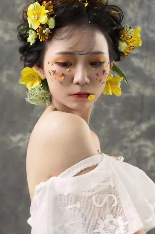 女孩学化妆有前途吗