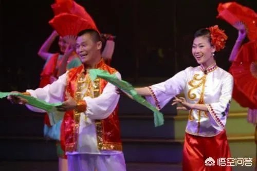 对东北农村子弟来说,学二人转表演是一条出路吗?